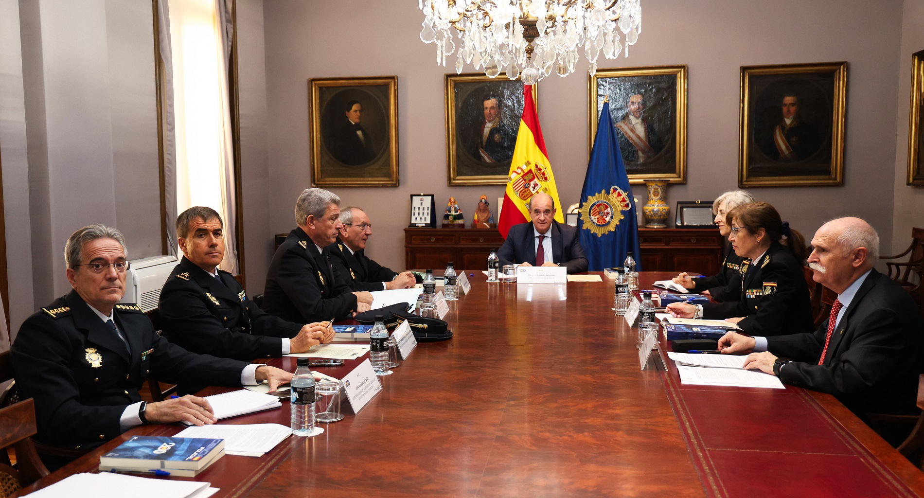 Fotografía de los miembros del Consejo Rector. Fotografía de los miembros del Consejo Rector.